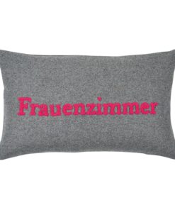 rechteckiger grauer Kissenbezug der deutschen Marke PAD mit der pinken Aufschrift Frauenzimmer.