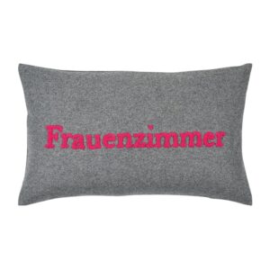 rechteckiger grauer Kissenbezug der deutschen Marke PAD mit der pinken Aufschrift Frauenzimmer.