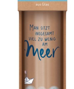 Alternative view of Trinkflasche Glas Viel zu wenig am Meer